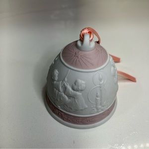 Lladro bell 1996 EUC no chips or cracks